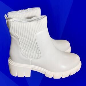 Jabasic White Faux Leather Chunky Boots Size 8 NWOBL